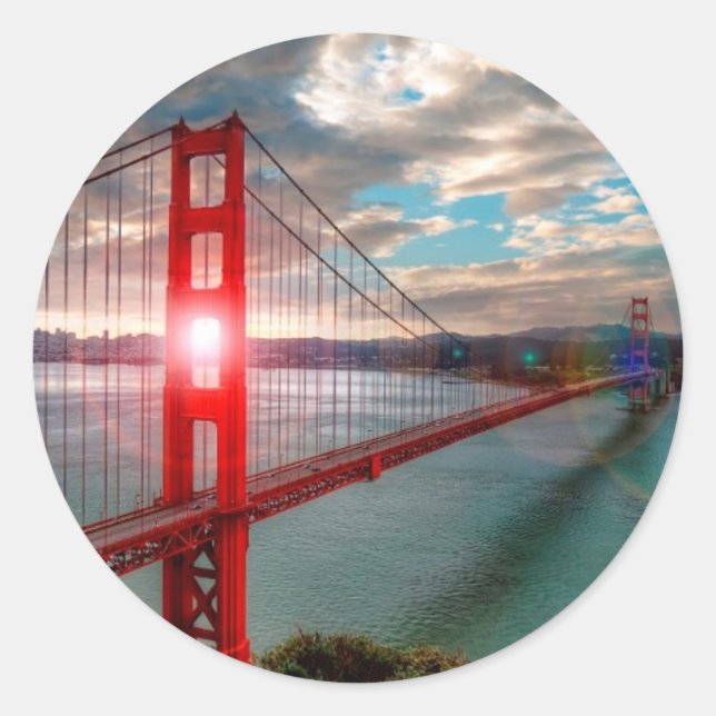 Golden Gate Bridge with Sun Shining through. Classic Round Sticker (Front)