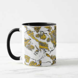 Golden marble with black veins pattern mug