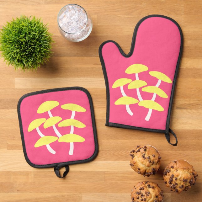Golden Oyster Oven Mitt and Pot Holder Set (Top Down)
