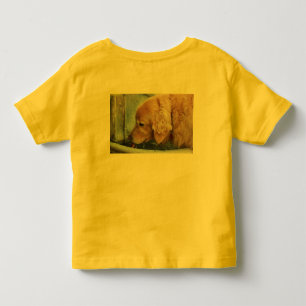 golden retriever drinking from outdoor fountain toddler t-shirt