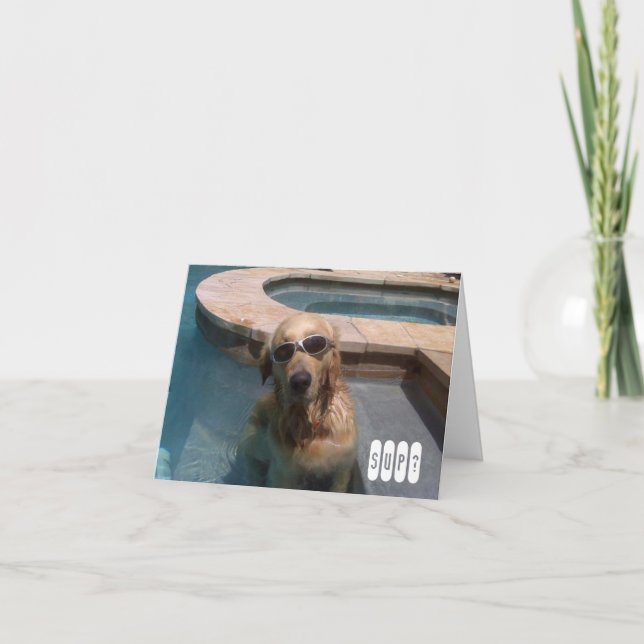 Golden retriever nageant la carte d'anniversaire (Devant)