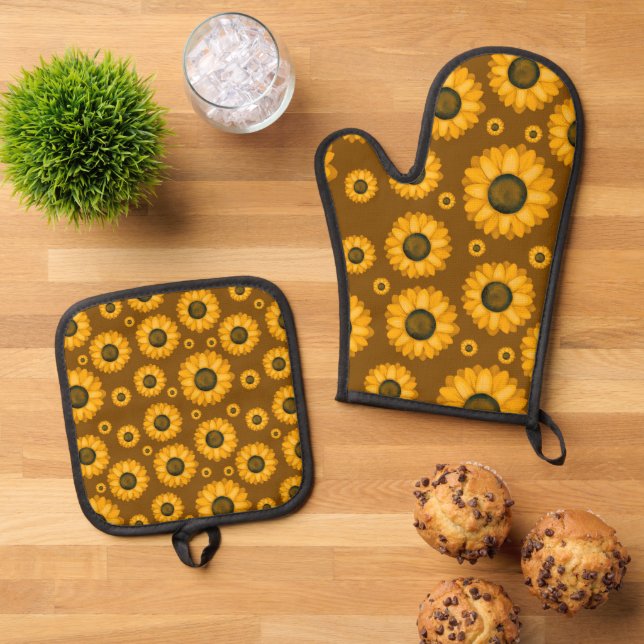 Golden Sunflower Pattern Oven Mitt & Pot Holder Set (Top Down)