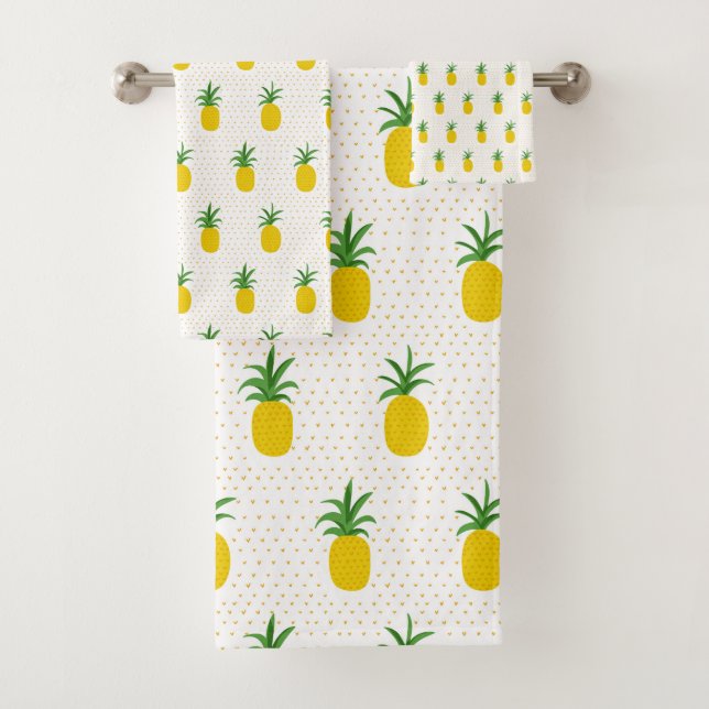 Golden Tropical Pineapples Bath Towel Set (Insitu)