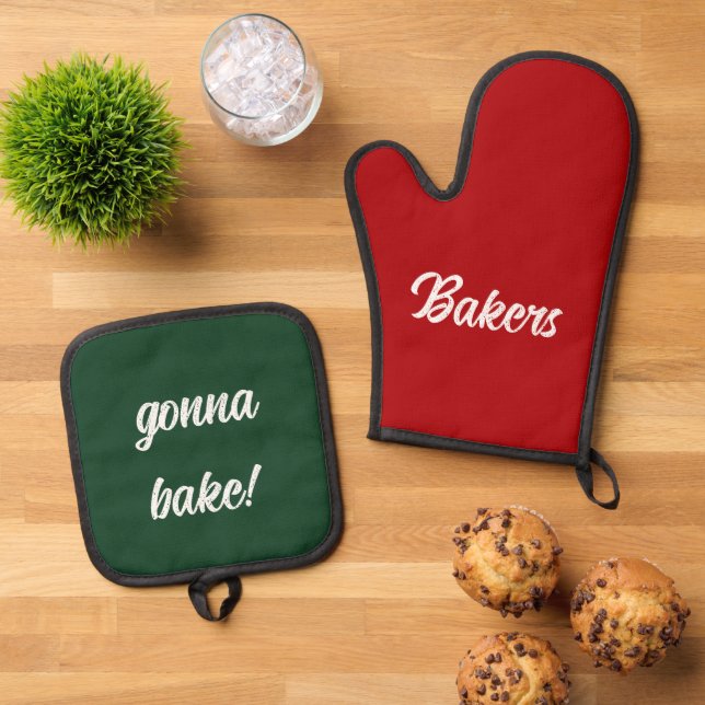 Gonna Bake Funny Christmas Gift Red Green White Oven Mitt & Pot Holder Set (Top Down)