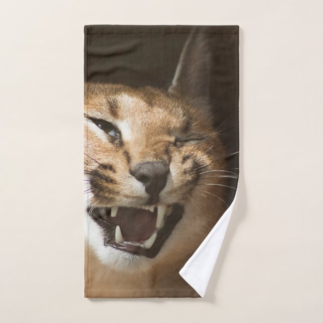 Goofy Lynx Hand Towel (Hand Towel)