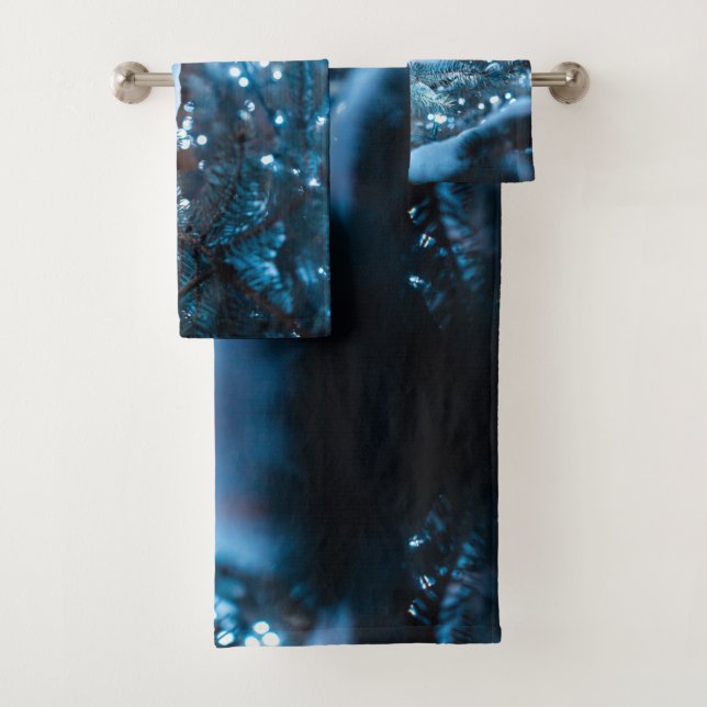 Gorgeous Christmas Snowflakes Bath Towel Set (Insitu)