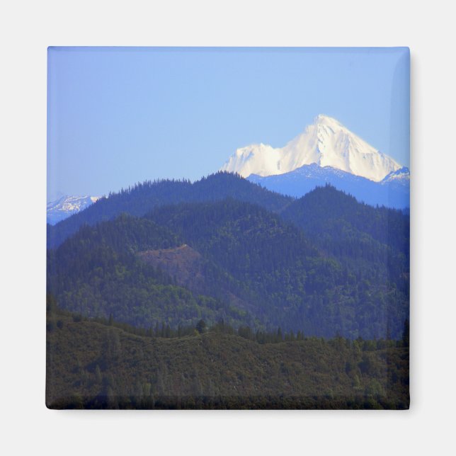 Gorgeous Mount Shasta.... Magnet (Front)