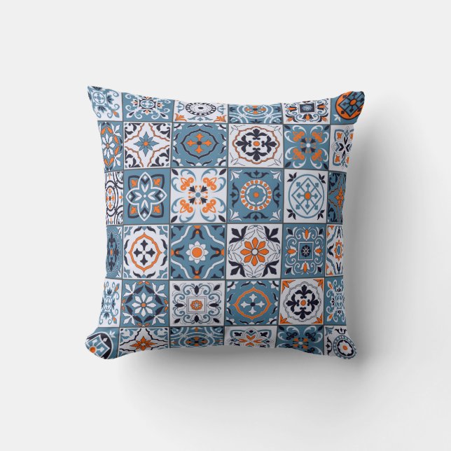 Gorgeous seamless pattern in a fashionable colour  throw pillow (Front)