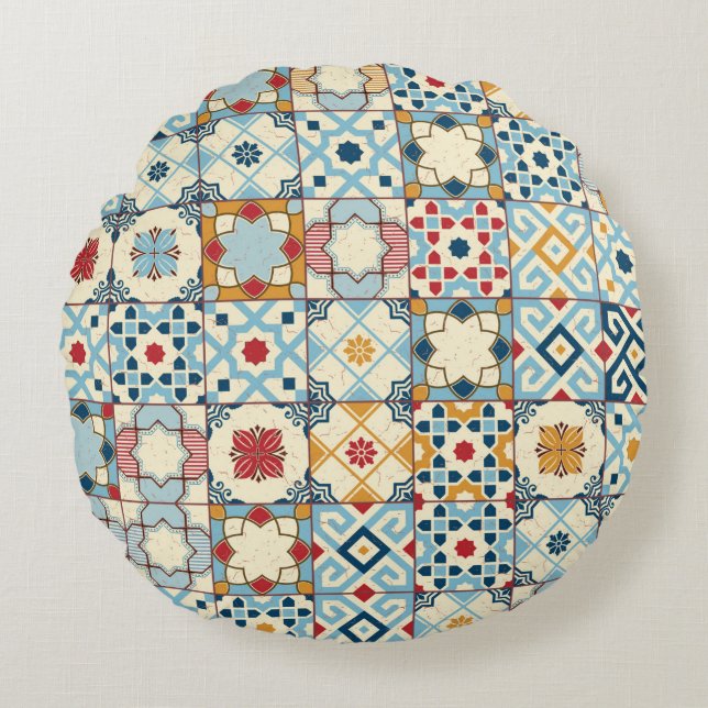 Gorgeous seamless pattern white colourful Moroccan Round Pillow (Front)