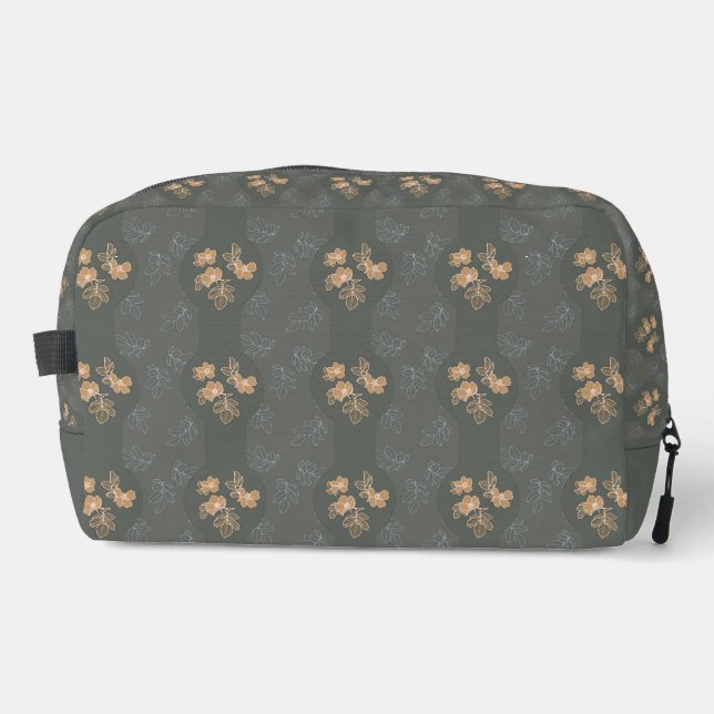 Gothic roses in muted colours pattern dopp kit (Front)
