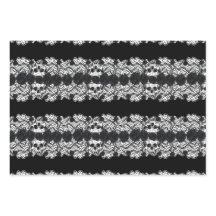 Gothic:roses,lace and skulls