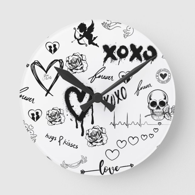 Gothic Seamless Pattern Round Clock (Front)