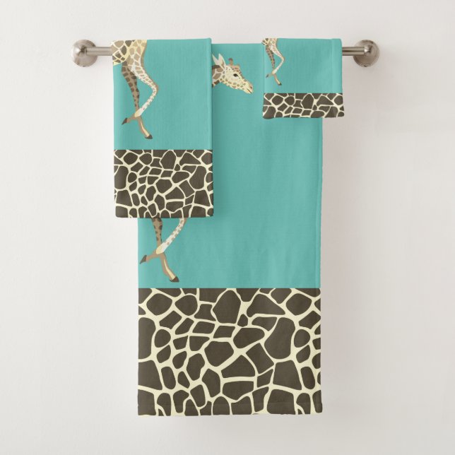 Graceful giraffe bath towel set (Insitu)