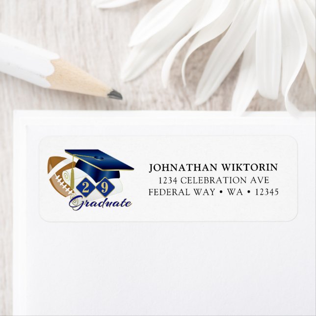 Graduation Cap Blue Gold Football Adresse de retou (En situation)