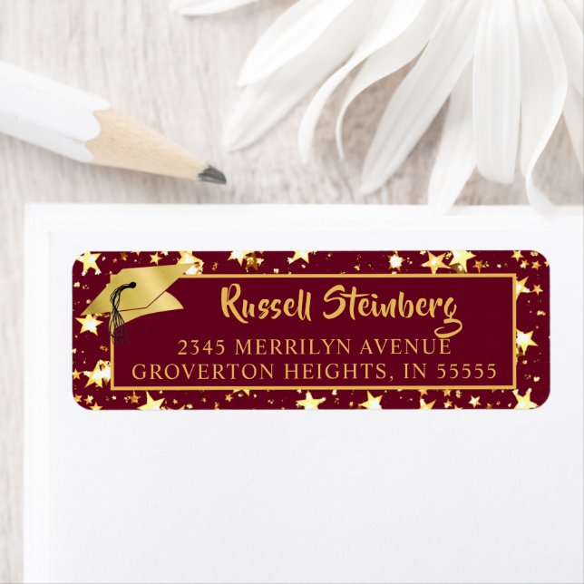 Graduation Maroon Gold Stars Brush Script Étiquett (En situation)