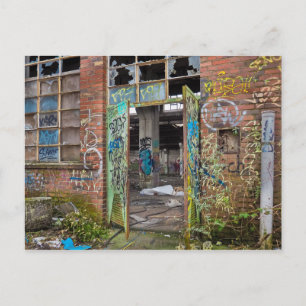 Graffiti Broken Window Abandon de la carte postale