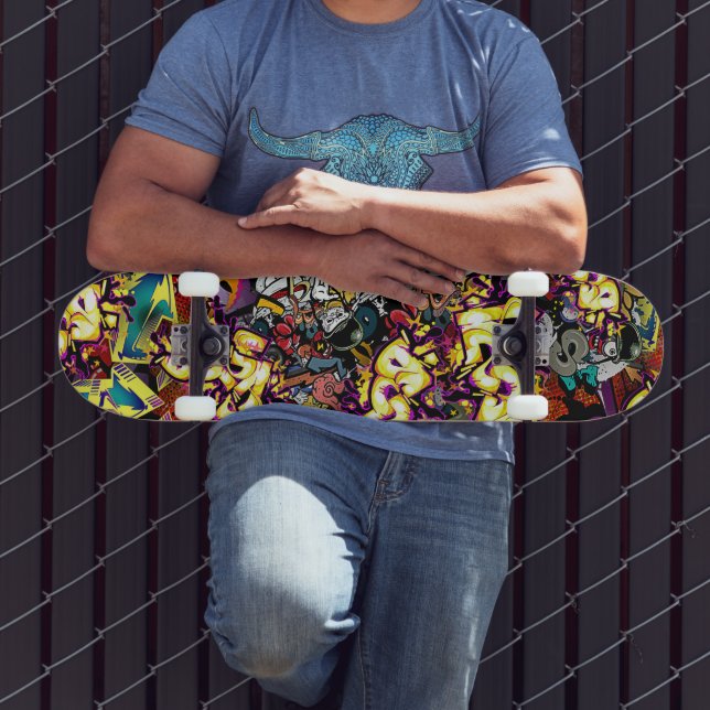 Graffiti Critters Skateboard (Outdoor 3)