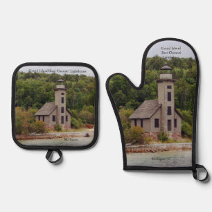 Grand Island East Channel Lighthouse Oven Mitt & Pot Holder Set