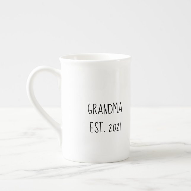 Grand-mère "année d'essai" tasse pour les nouveaux (Gauche)