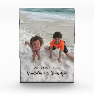 Grand-parents aiment les petits-enfants Bloc photo