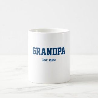 Grand-père a établi la tasse