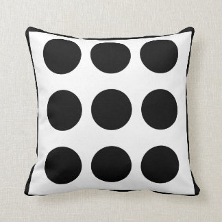 Grand pois noir et blanc coussin