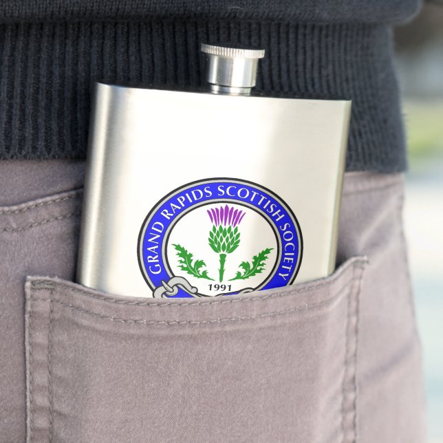 Grand Rapids Scottish Society Flacon de hanche (En situation)
