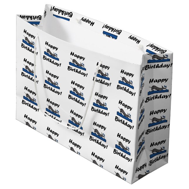 Grand Sac Cadeau Anniversaire Narwhal (Devant Angle)