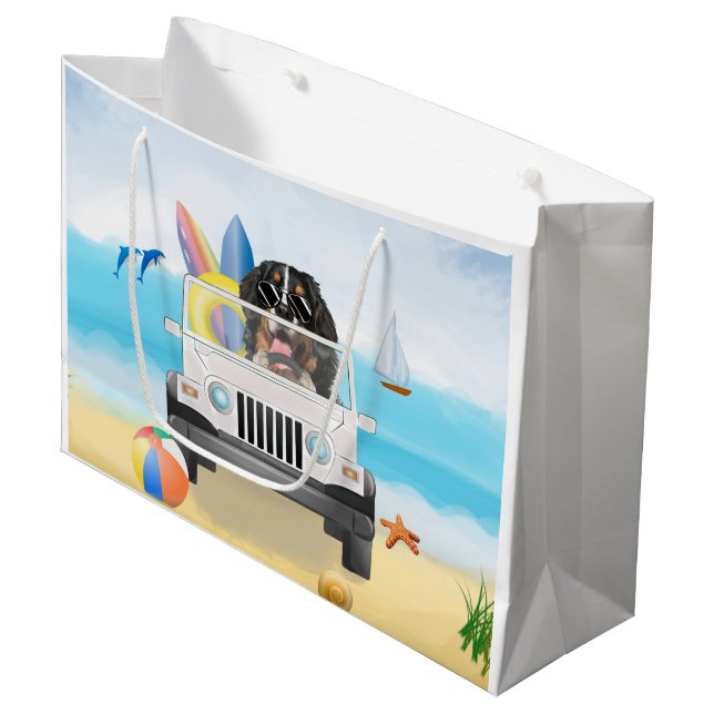 Grand Sac Cadeau bernese mountain Dog Driving on Beach (Devant Angle)