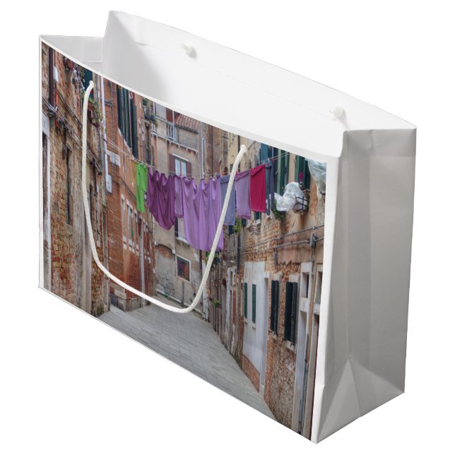 Grand Sac Cadeau Ligne De Vêtements À Venise Italie (Devant Angle)