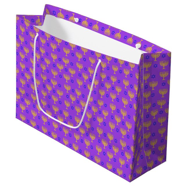 Grand Sac Cadeau Menorahs d'or + étoiles bleues (Devant Angle)