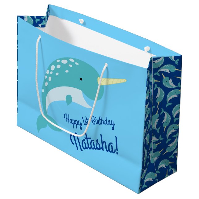 Grand Sac Cadeau Narwhals Ocean Cute 1er Anniversaire Thème de fête (Devant Angle)