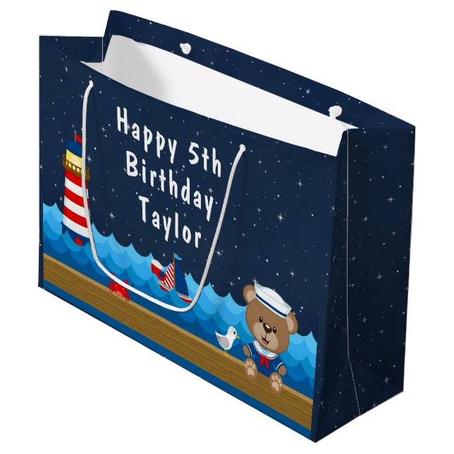 Grand Sac Cadeau Nautical Boy Bear Rouge et Marine Joyeux anniversa (Devant Angle)