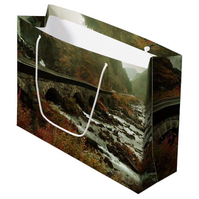 Grand Sac Cadeau Paysage forestier et fluvial d'automne (Devant Angle)