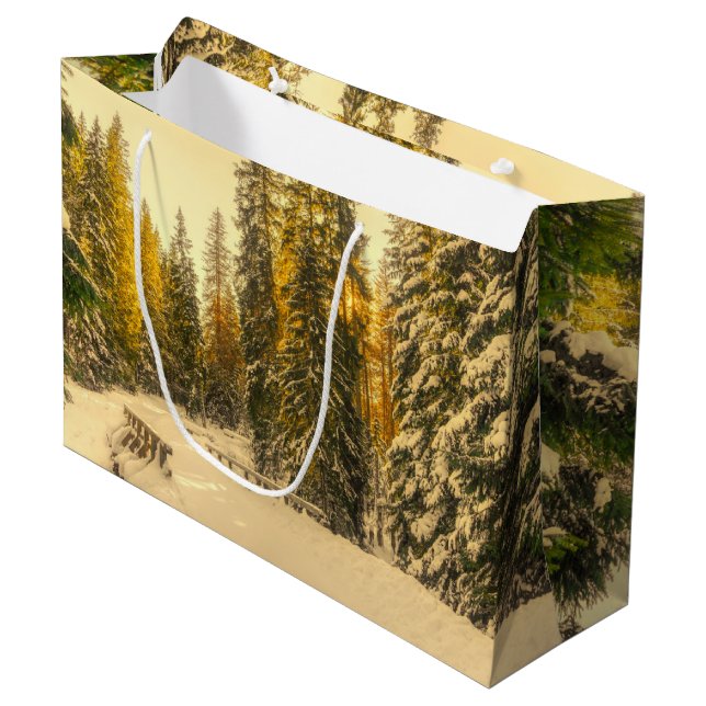 Grand Sac Cadeau Pins couverts de neige Forêt Nature Photo (Devant Angle)