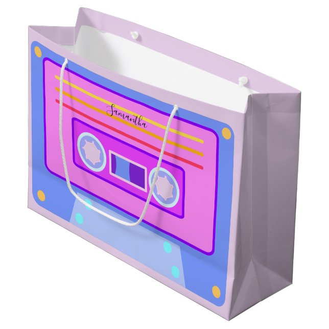 Grand Sac Cadeau Vaporwave esthétique Retro rose 90s Audio Cassette (Devant Angle)