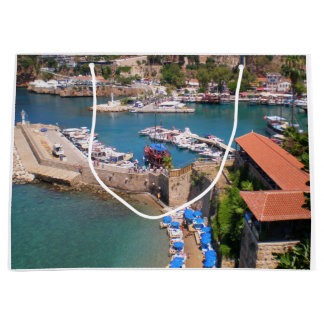 Grand Sac Cadeau Vue du port, plage Mermerly dans la ville d'Antaly