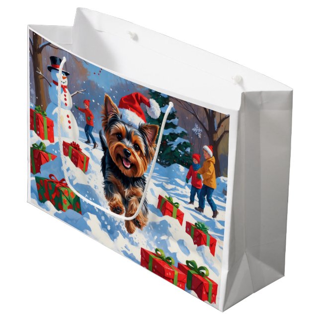 Grand Sac Cadeau Yorkshire Terrier en neige avec Casquette de Noël (Devant Angle)