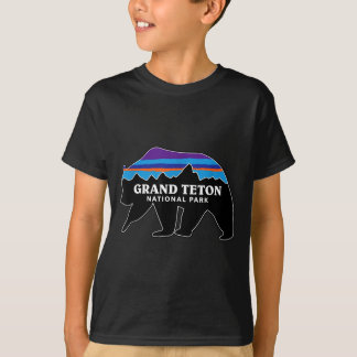 Grand teton national park grizzly bear minimalist T-Shirt