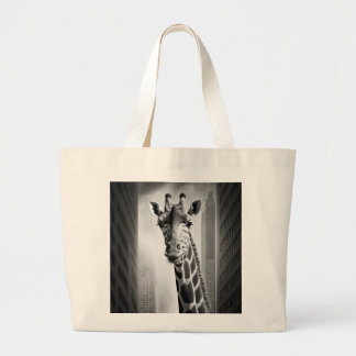 Grand Tote Bag Giraffe dans une cityscape