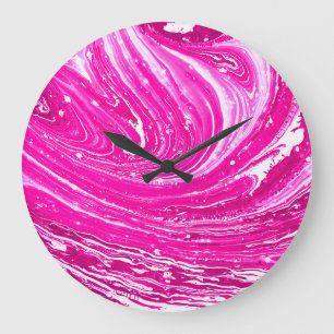 Grande Horloge Ronde Arrière - plan de peinture rose mixte.