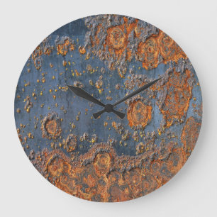 Grande Horloge Ronde Arrière - plan en métal rouillé texturé.