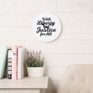Grande Horloge Ronde Avec la Liberté et la Justice pour Tous Protestati