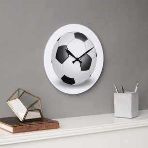 Grande Horloge Ronde Ballon de football sur fond blanc