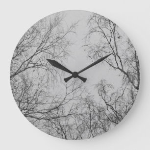 Grande Horloge Ronde Birch d'hiver nordique avec des oiseaux tits Photo