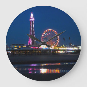 Grande Horloge Ronde Black pool Beach Lights at Night