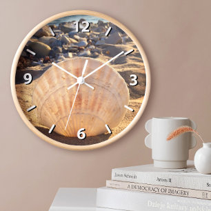 Grande Horloge Ronde Bold Seashell sur California Sandy Beach Photo