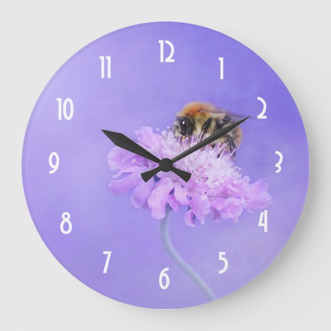 Grande Horloge Ronde Bumble Bee perché sur une fleur rose (Recto)