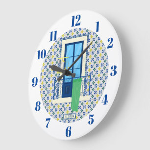 Grande Horloge Ronde Carrelage portugais et balcon de fenêtre avec oise
