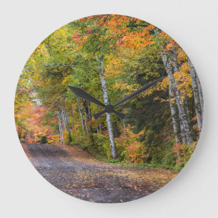 Grande Horloge Ronde Chemin De Gravel Flâné De Feuilles Avec Couleur 